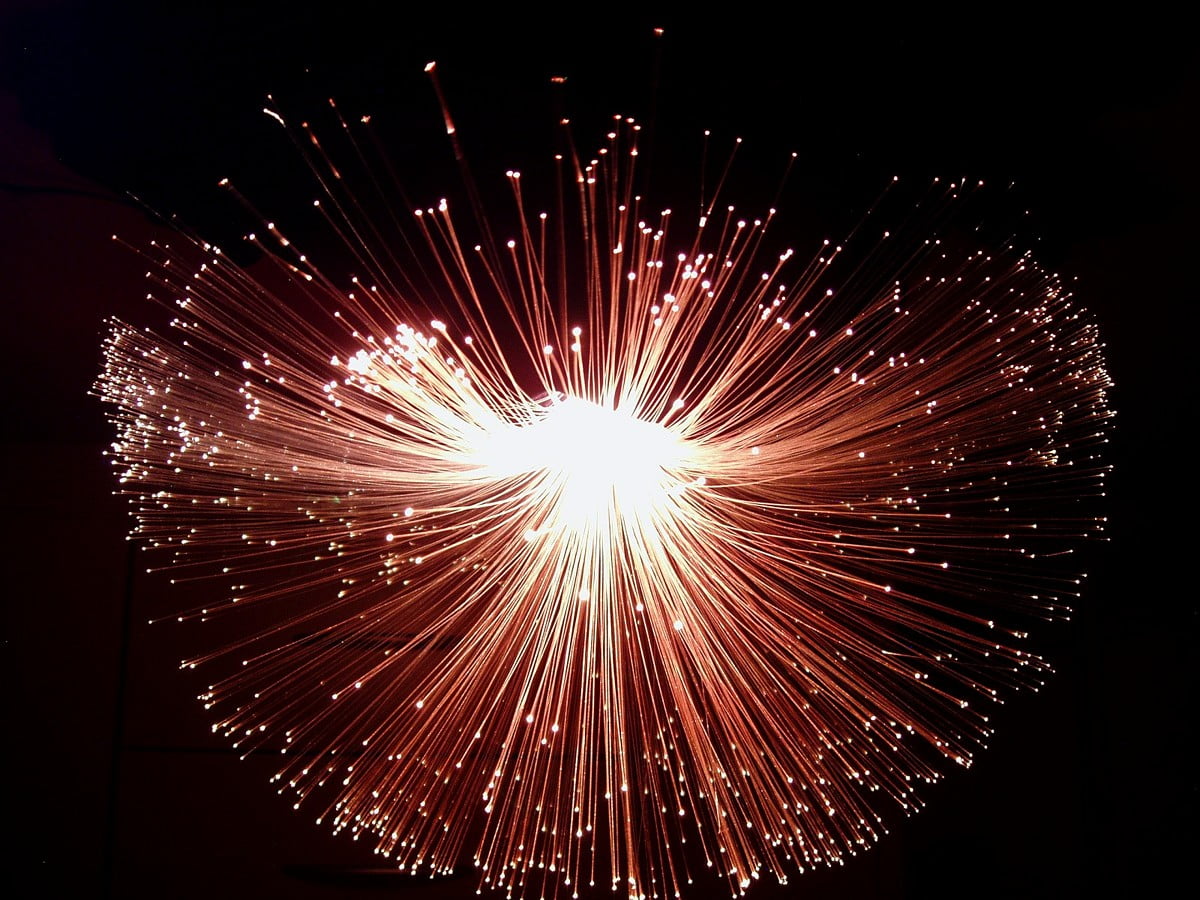 Vuurwerk in de lucht : gratis HD bureaubladafbeelding