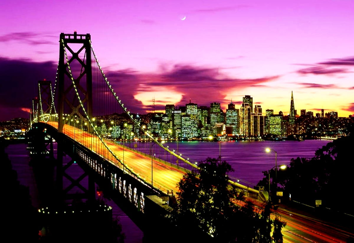 Grote brug 's nachts verlicht (Oakland Bay Bridge, San Francisco, Californië, Verenigde Staten van Amerika) — gratis bureaublad achtergrond 1600x1100