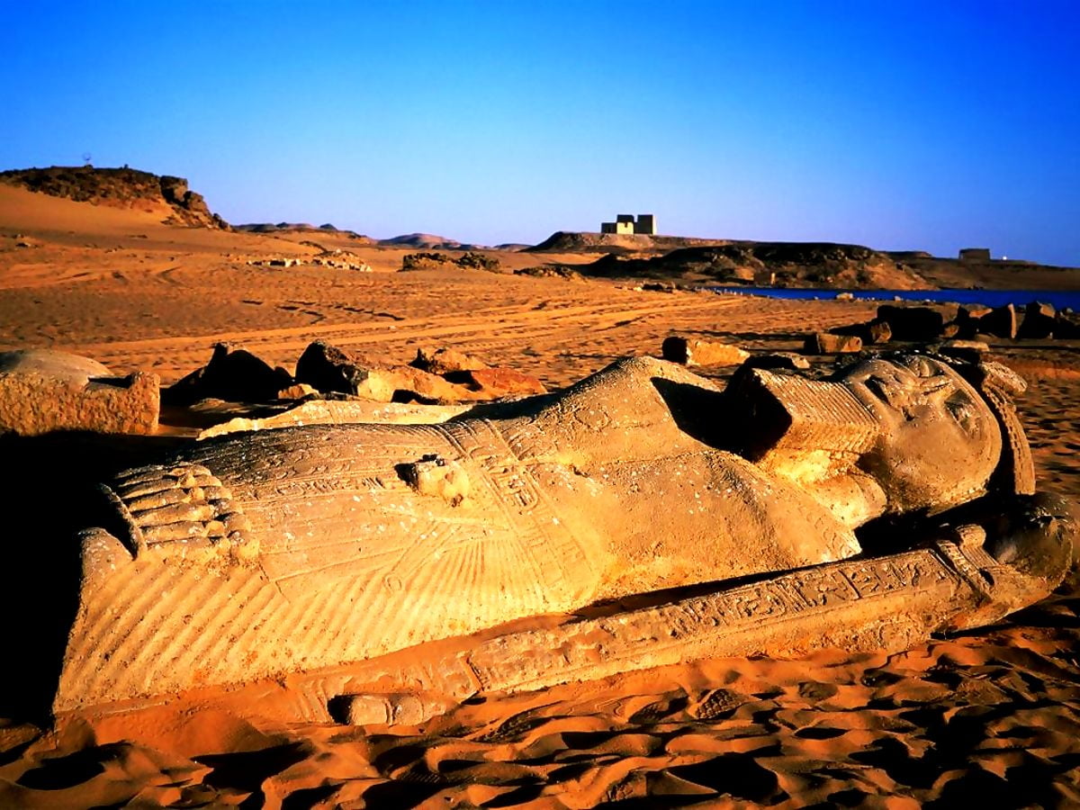 Schip in woestijn (Aboe Simbel, Aboe Simbel, Egypte)
