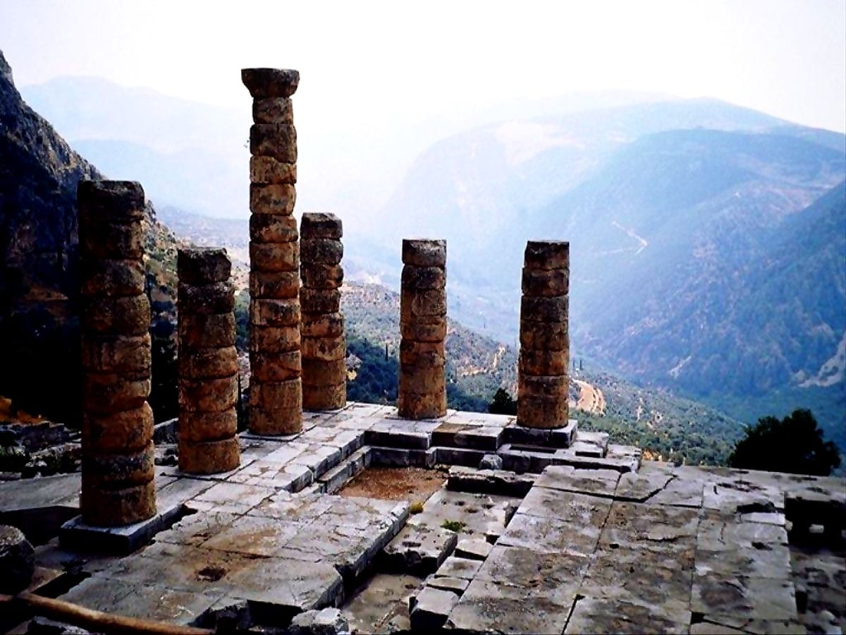 Esthetische achtergrond afbeelding Tempel Van Apollo In Delphi, Oudheid