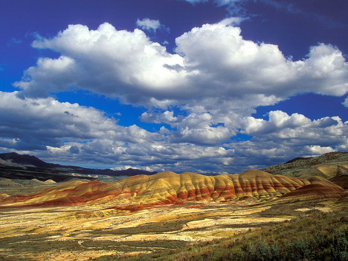 Achtergrond afbeelding - wolken in de lucht (John Day Fossil Beds National Monument, Oregon, Verenigde Staten van Amerika)