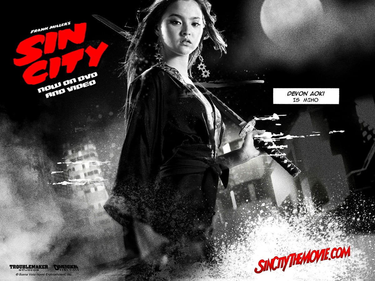 HD achtergrond afbeeldingen - Devon Aoki die in regen loopt (scène uit film "Sin City") 1600x1200