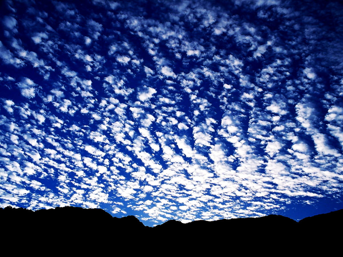 Wolken in de lucht - achtergrond