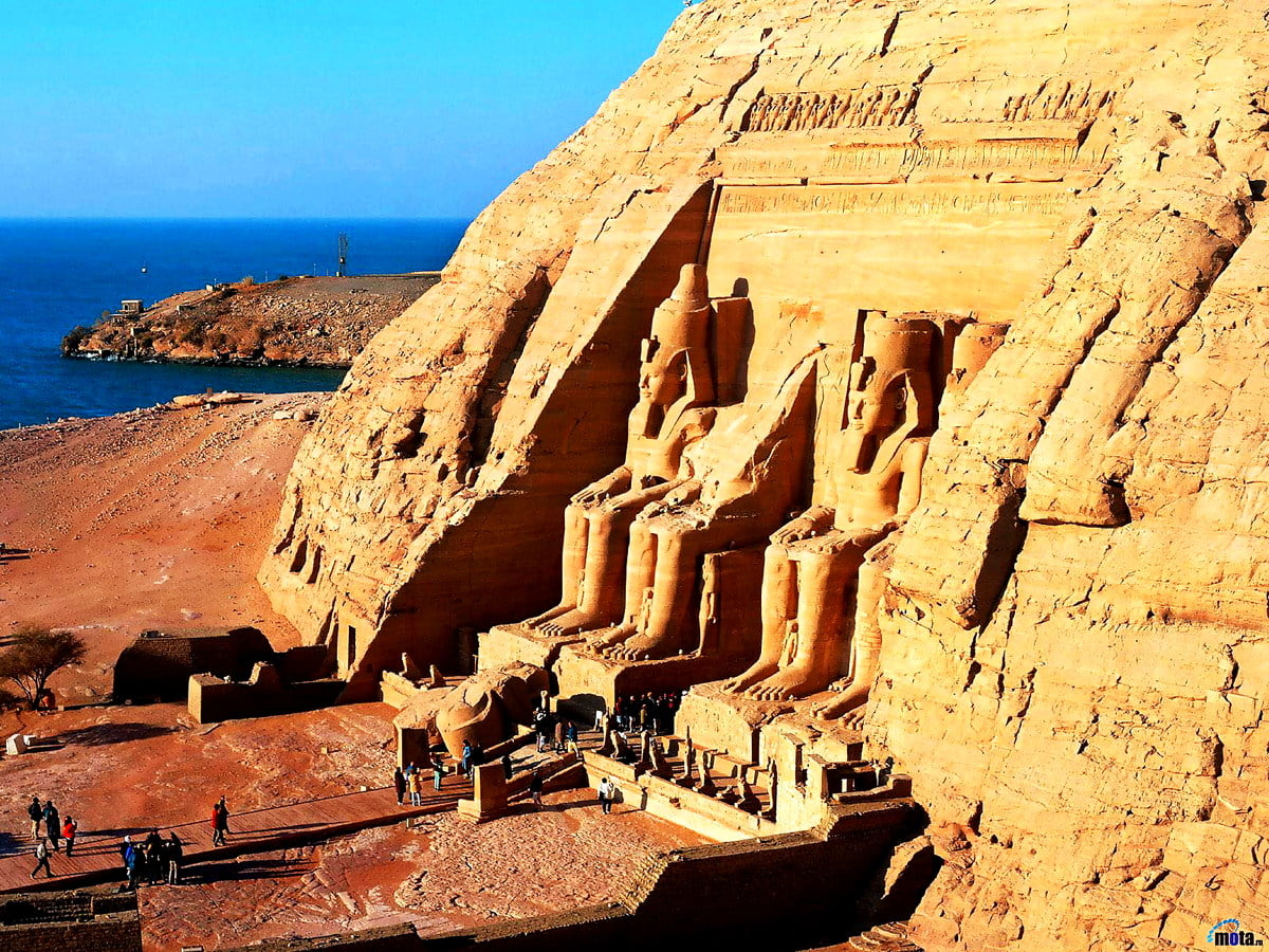 Desktop achtergrond - rock en Abu Simbel-tempels (Aboe Simbel, Aboe Simbel, Egypte)