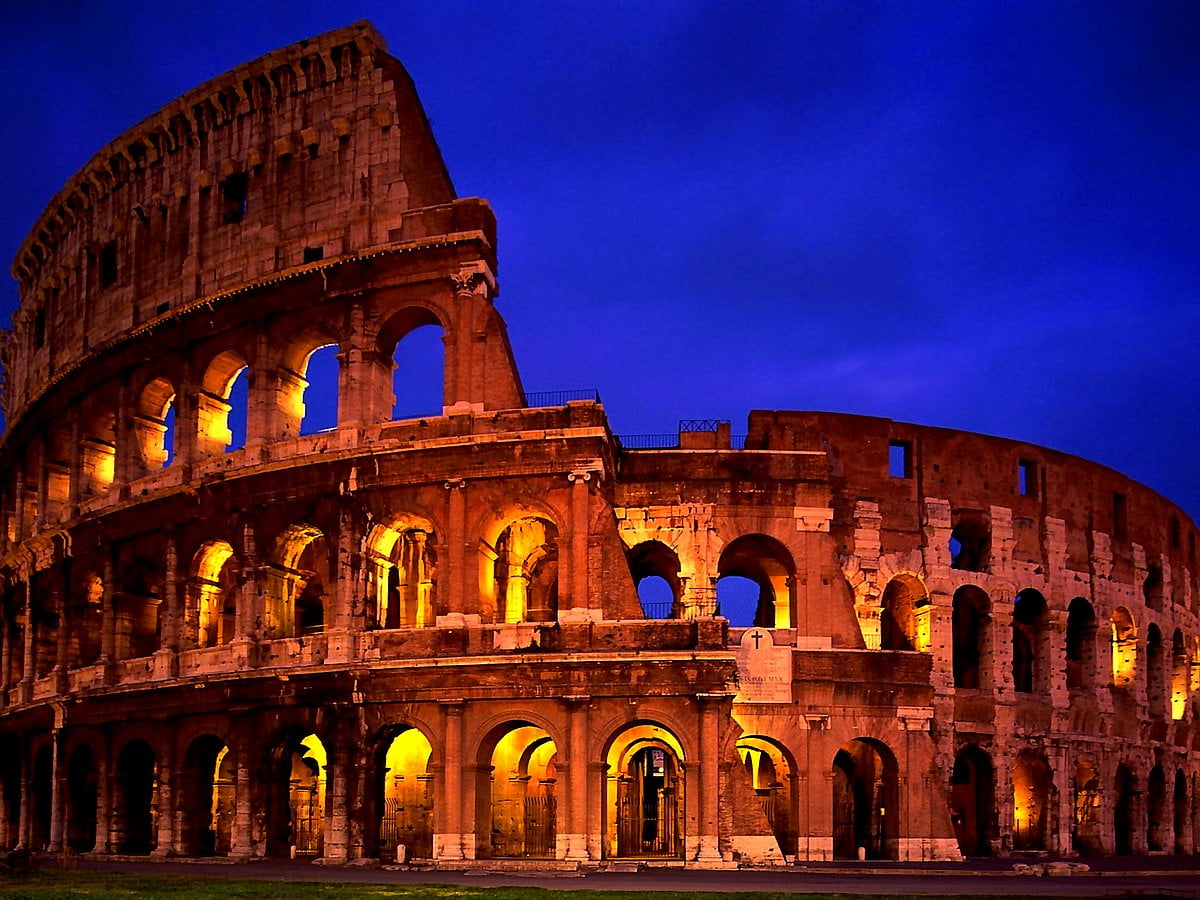 Groot gebouw en Colosseum (Rome, Italië) : afbeelding voor achtergrond 1600x1200