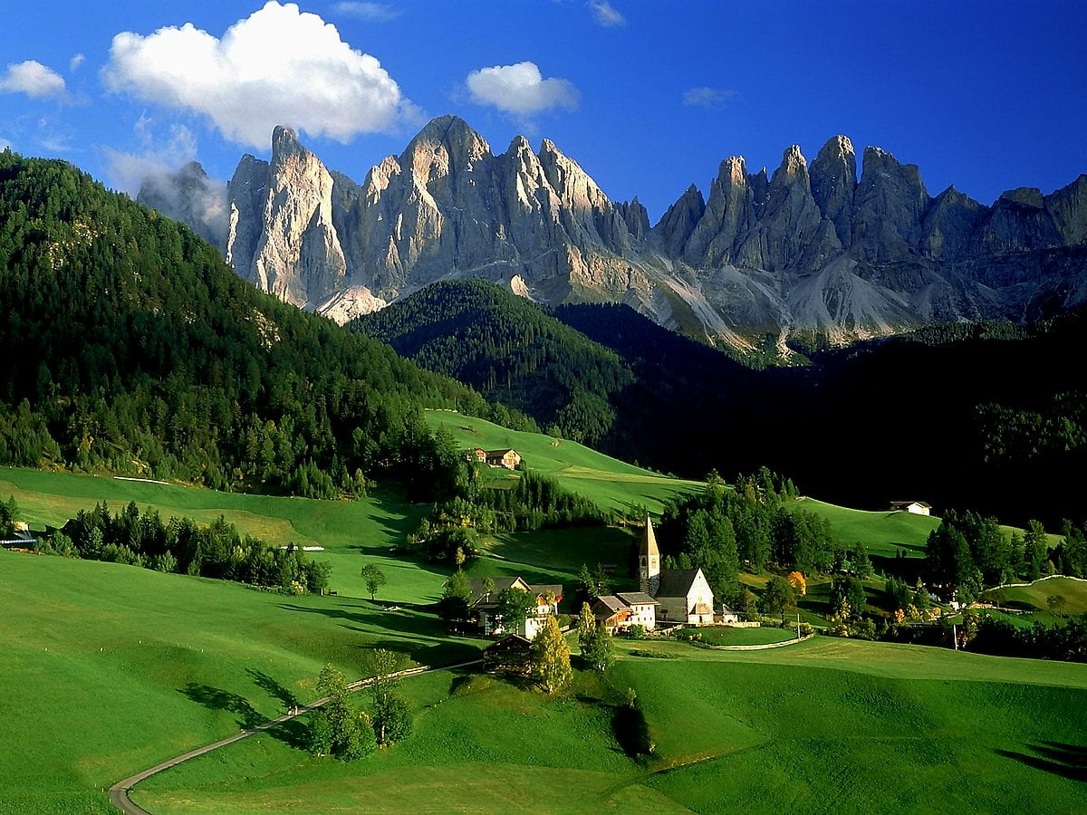 Grote berg en Dolomieten (Natuurpark Puez-Geisler, Italië)
