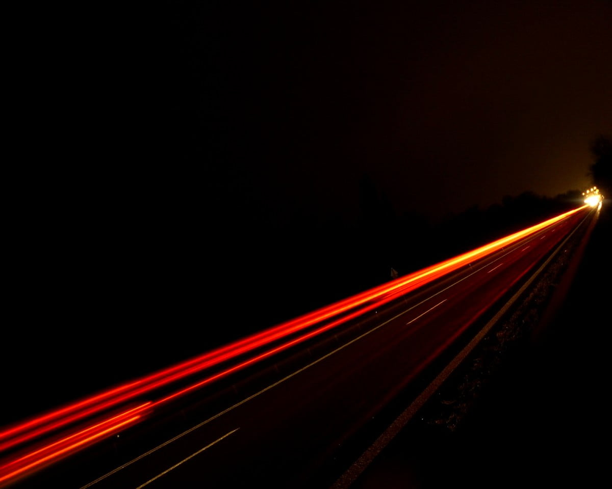 Gratis afbeelding voor achtergrond HD — snelweg 's nachts
