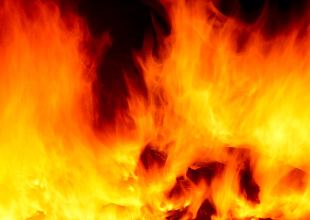 Vlammen, brand, open haard, rook, natuur — gratis achtergrond (1600x1135)