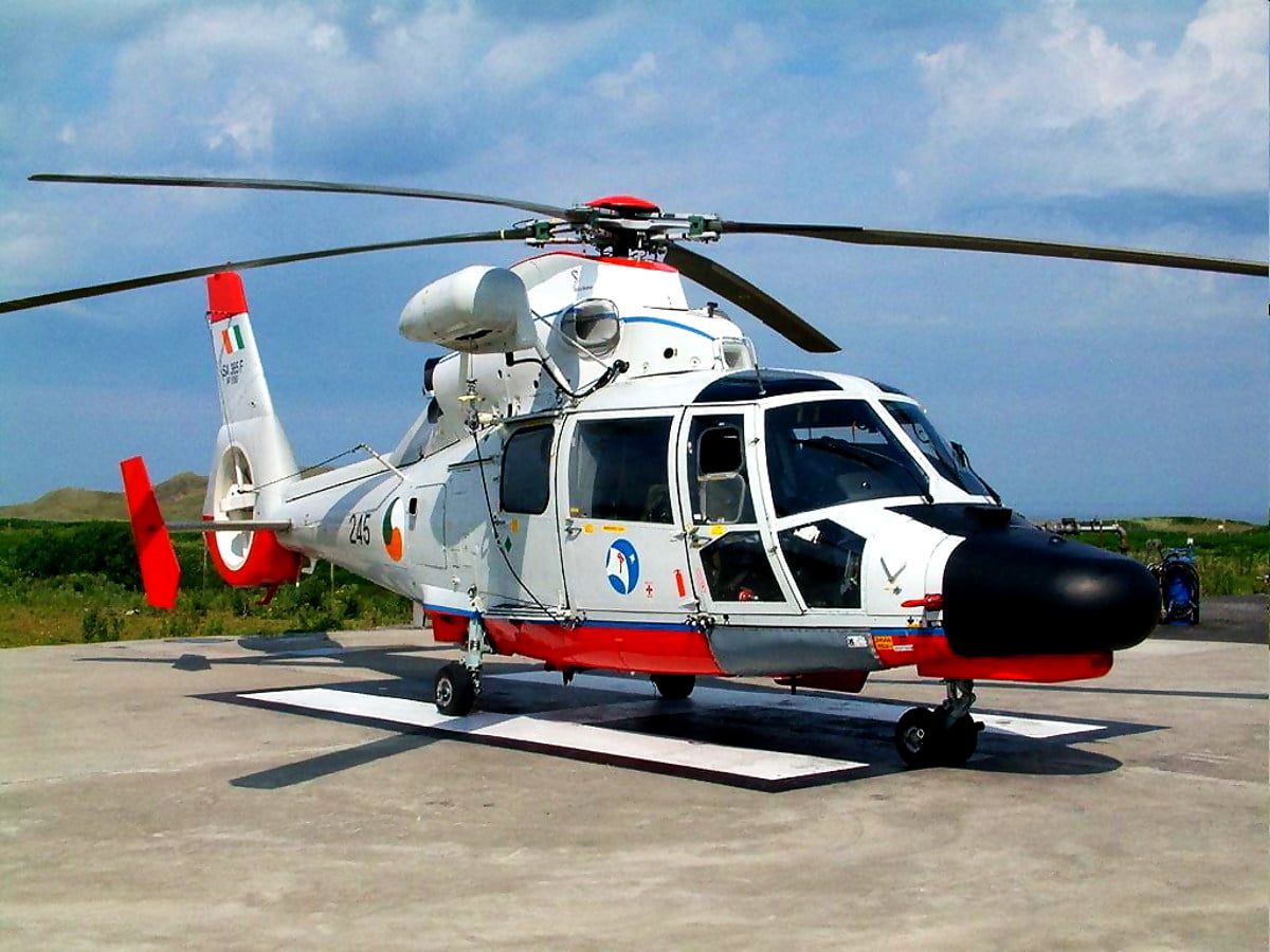 Desktop achtergrond - helikopters, luchtvaart, weg, Bell 412, vlucht