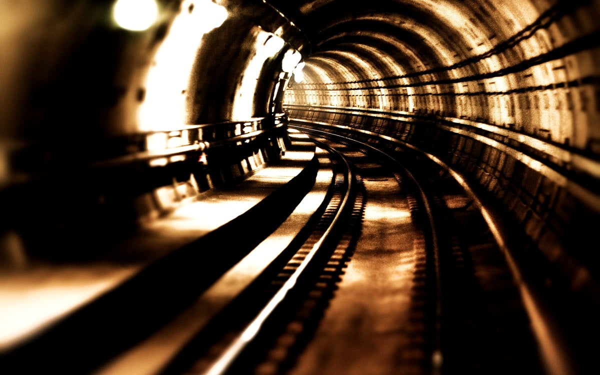 Verbluffende foto's, tunnel, licht, architectuur, trein : bureaubladafbeelding