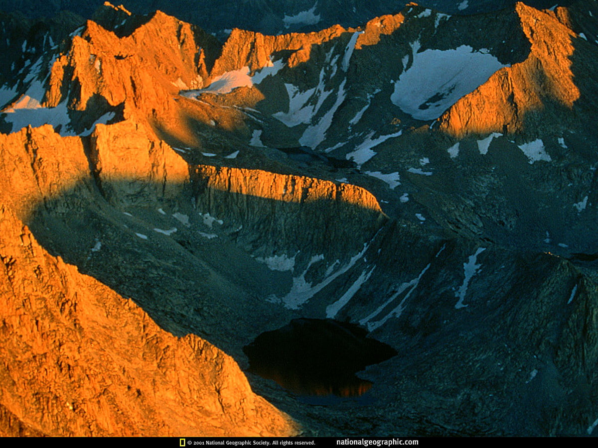 Canyon en zonsondergang : gratis HD bureaubladafbeelding