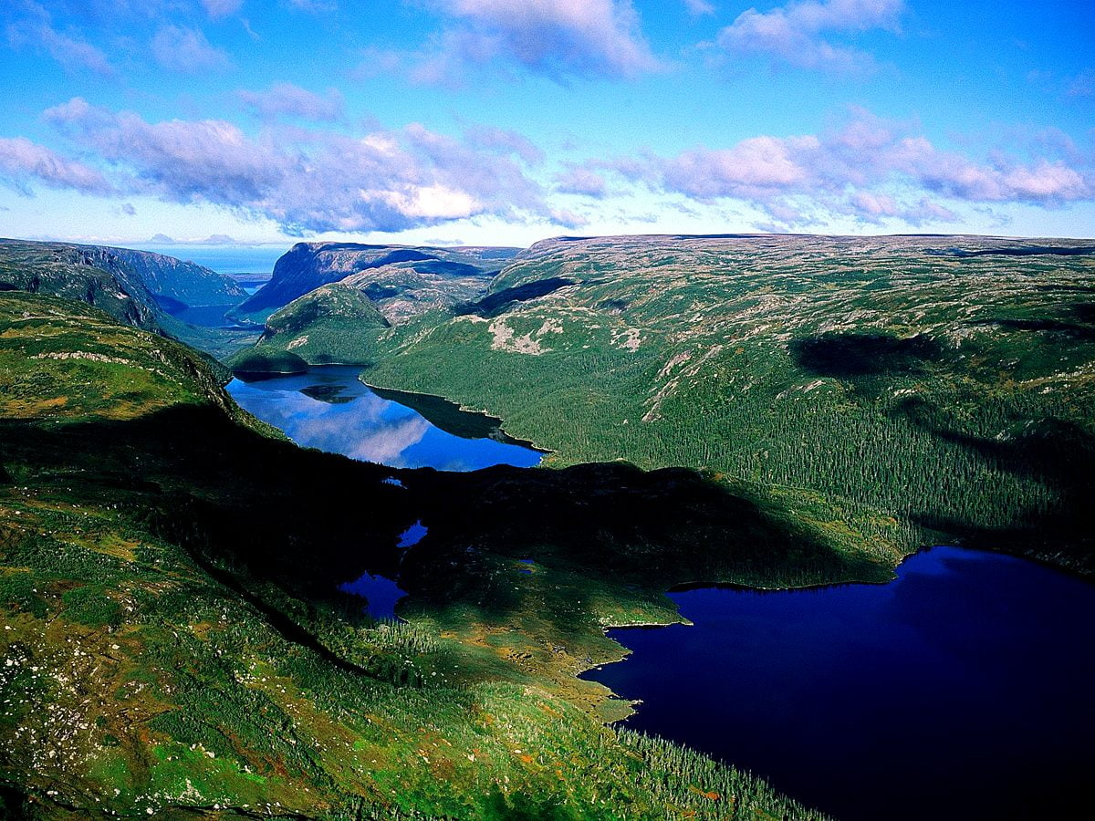 Mooie lucht, hoogland, bergen, natuur, meer / gratis achtergrond afbeelding (1600x1200)